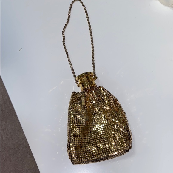 gold expandable party coin purse wristlet - Picture 1 of 7